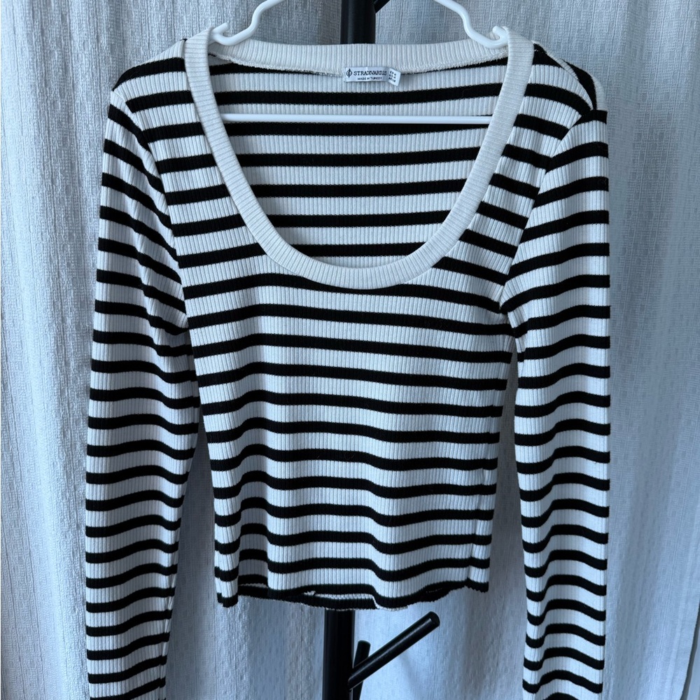 Stradivarius Black and White Ribbed Long Sleeve T-Shirt
